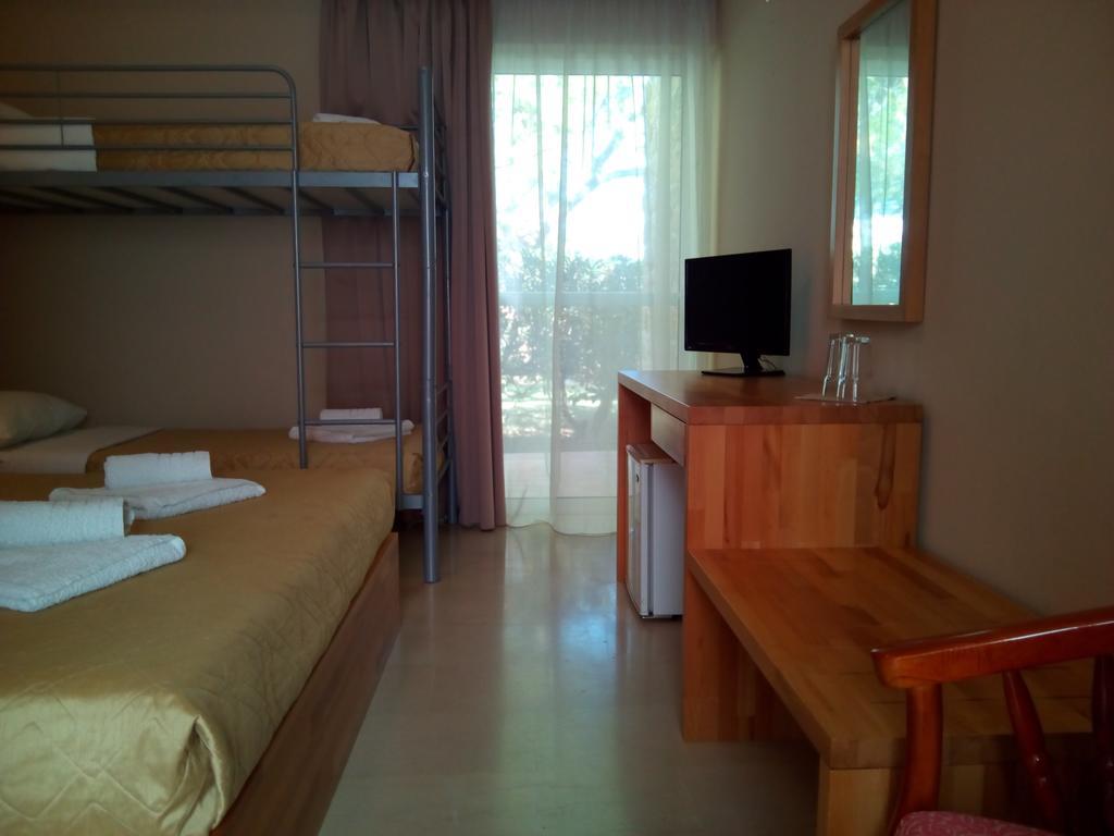 Hotel Marzi Beach&Bungalows Kokkónion Zimmer foto